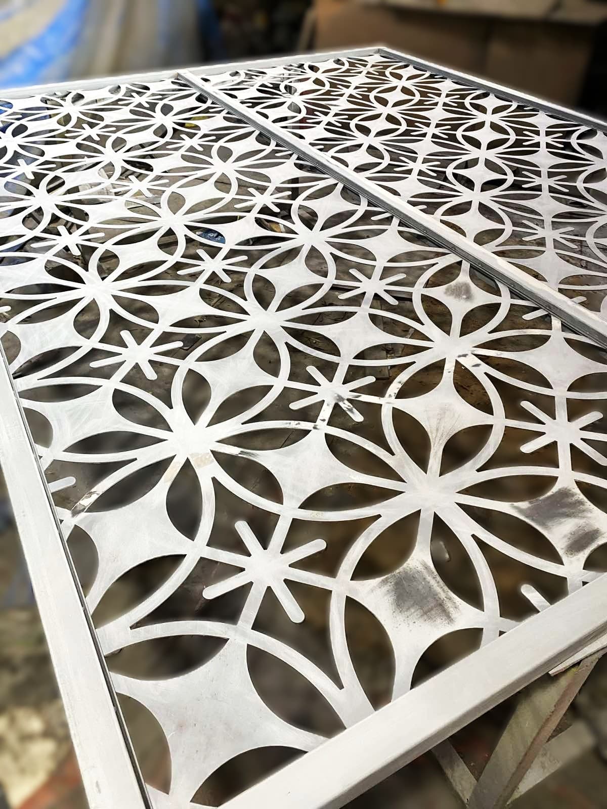 Mikee Yusay steel panel primer finishing